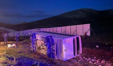 Maç dönüşü korkunç kaza! Taraftarları taşıyan midibüs devrildi: 3’ü ağır 25 yaralı
