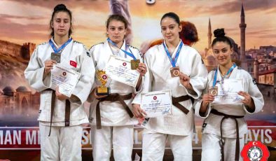 Selda Beren Sarıkaya Bronz Madalya Kazandı