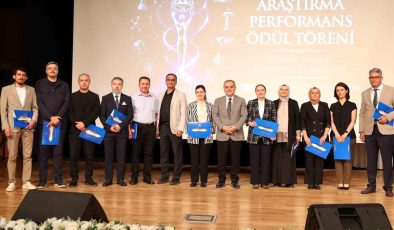 ERÜ’de ‘2025 Yılı Araştırma Performans Ödül Töreni’ düzenlendi